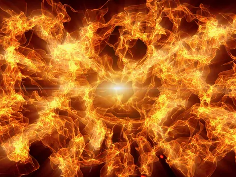 Czy drewno w kominku może wybuchnąć?