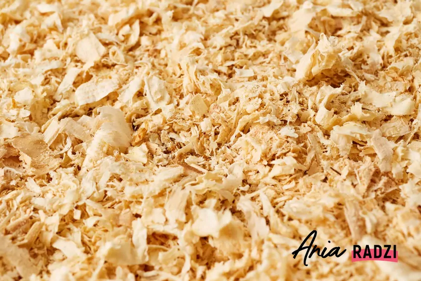 Producenci pieców na pellet odradzają spalanie trocin trociny, zrębki drzewne