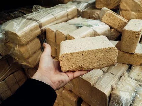 Brykiet z papieru i trocin