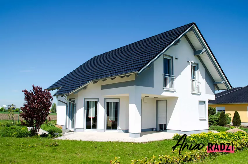 Nowoczesny dom jednorodzinny z dwuspadowym dachem