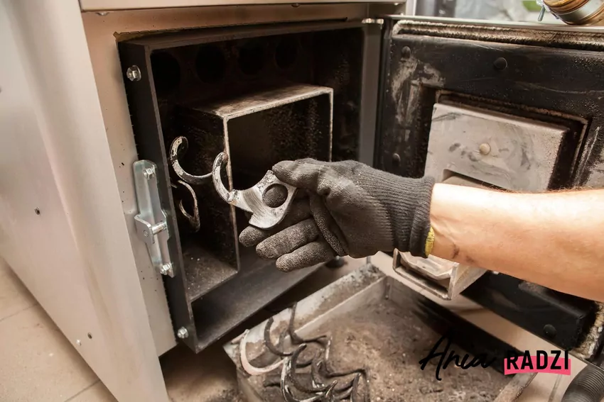 Czyszczenie pieca na pellet