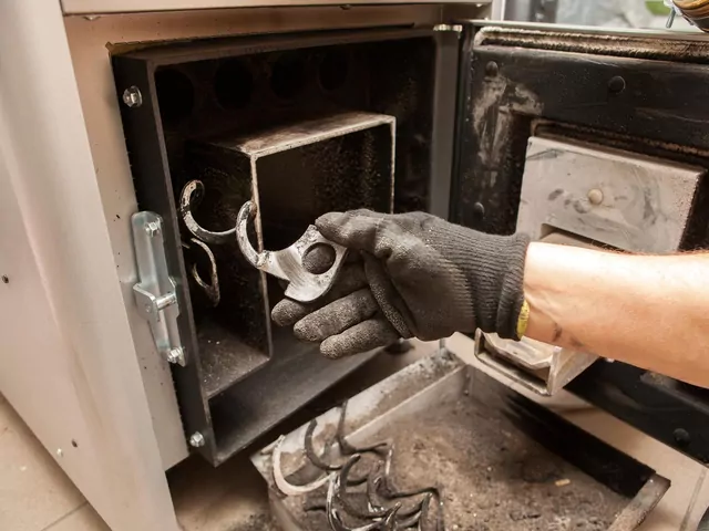 Czyszczenie pieca na pellet