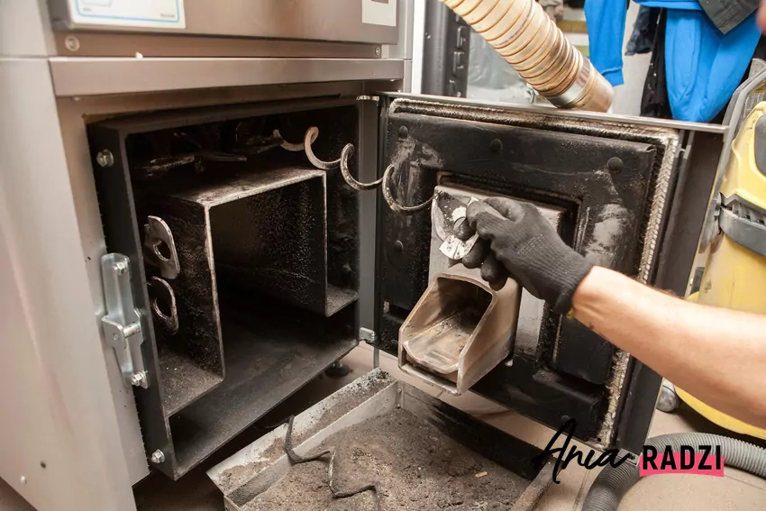 Czyszczenie pieca na pellet