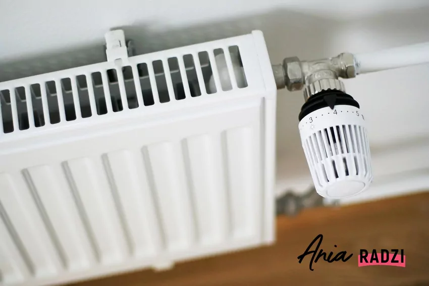 Kaloryfer na ścianie