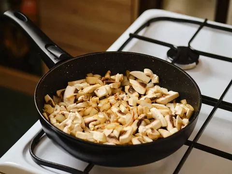 Smażenie pieczarek