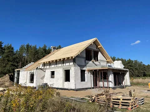 Parterówka czy dom z poddaszem?