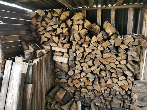 Bezpieczne przechowywanie drewna