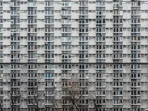 Pierwszy blok z wielkiej płyty w Warszawie