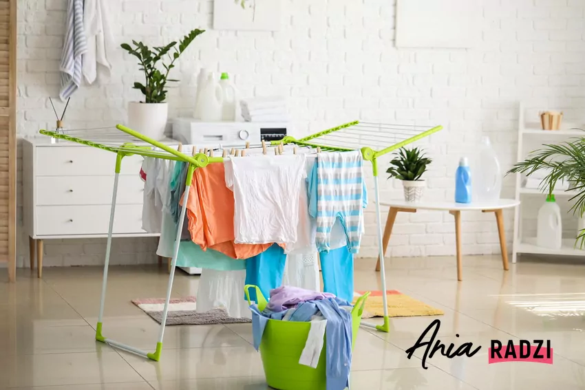 Ubrania na suszarce