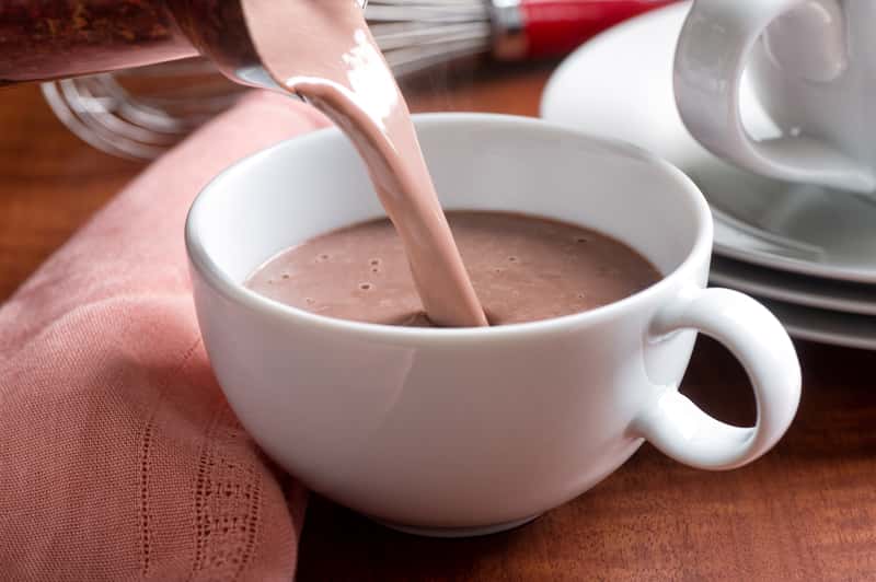 Jak zrobić gorącą czekoladę w domu? Oto 3 sprawdzone przepisy na różne czekolady