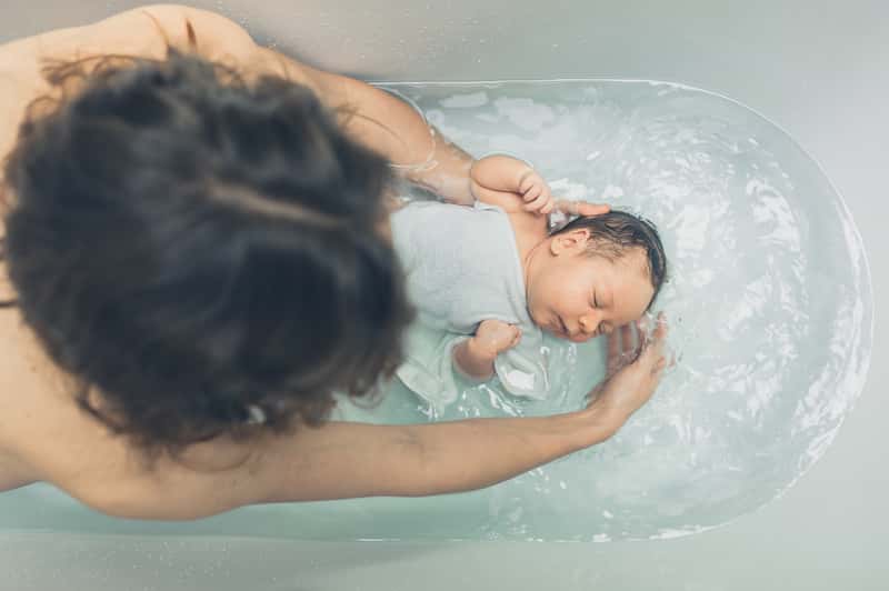 Kąpiel w krochmalu - na co pomaga? Jak ją prawidłowo przygotować?