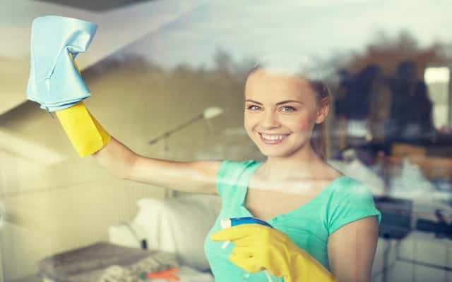 Urządzenia do mycia okien – elektryczne myjki do szyb, myjki ciśnieniowe, roboty i inne urządzenia