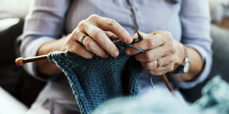 Jak zacząć robić na drutach? 5 praktycznych wskazówek krok po kroku