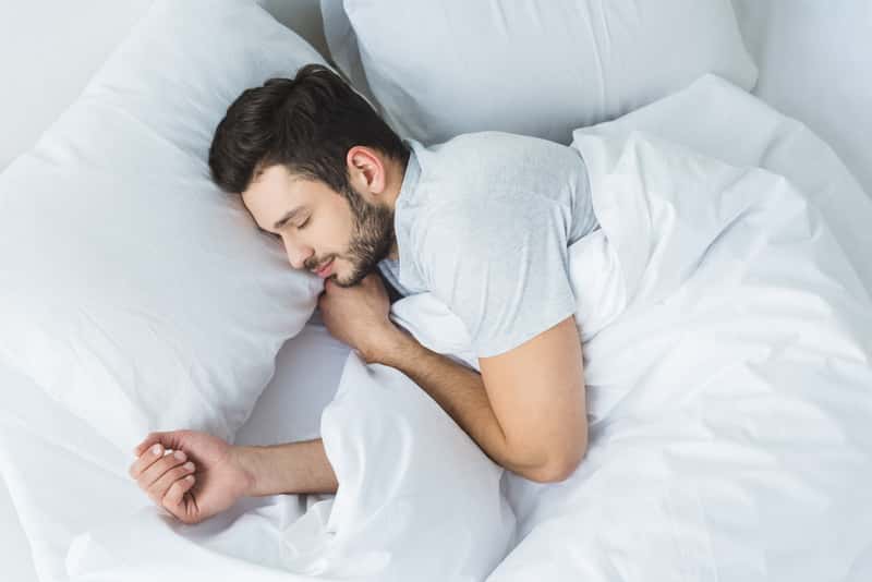 Jak szybko zasnąć? Oto 5 najlepszych sposobów na dobry sen