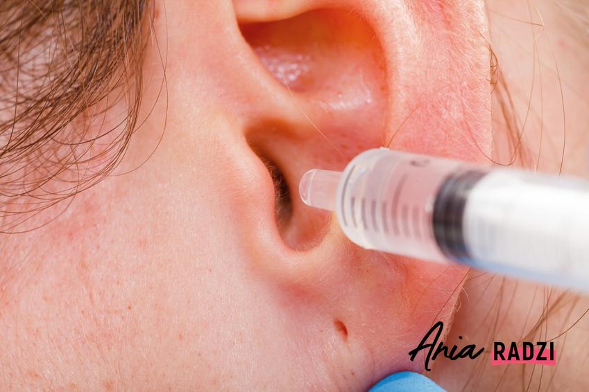 Czyszczenie ucha z woskowiny przy pomocy strzykawki, czyli jak i czym czyścić uszy