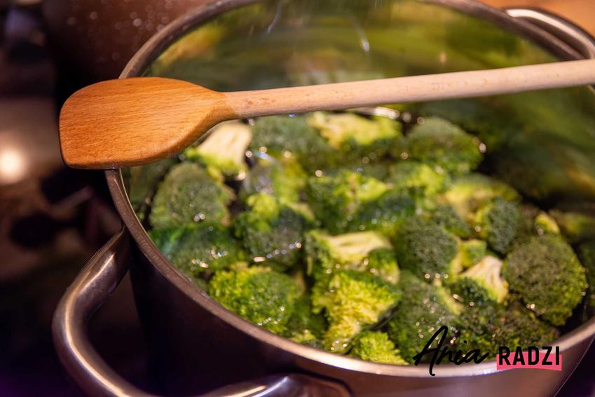 Gotowanie brokułu w garnku, a także ile gotować brokuł i jak go gotować, podpowiedzi