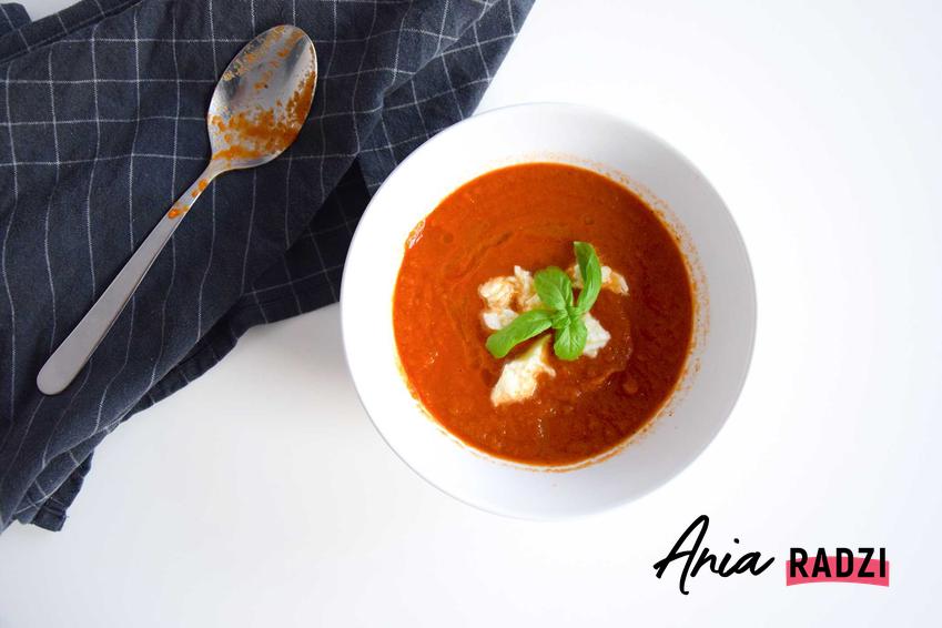 Zupa pomidorowa, a także jak zrobić zupę pomidorową i krem z pomirodów