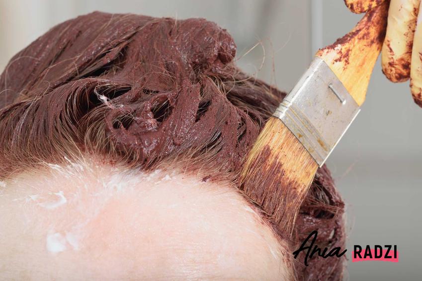 Farbowanie włosów oraz porady, czym zmyć farbę do włosów ze skóry, jak zmyć farbę do włosów, czyli zmywanie farby w domu