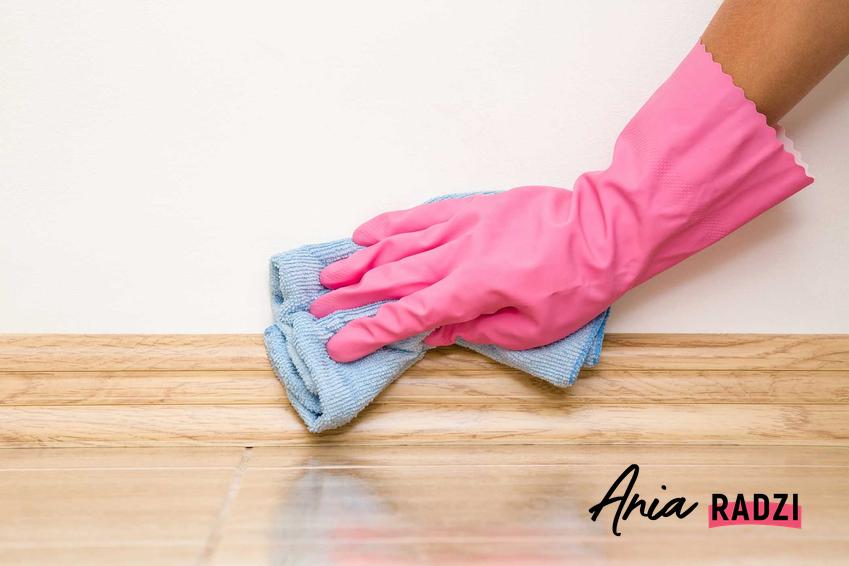 Mycie podłogi oraz sprzątanie domu, czyli jak szybko posprzątać dom oraz jak skutecznie posprzątać mieszkanie