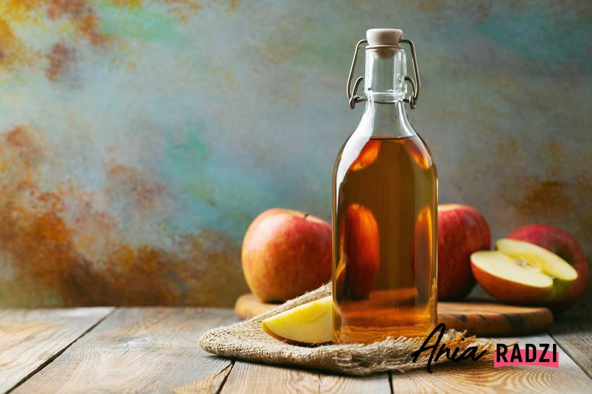 Ocet jabłkowy domowej roboty oraz przepis, jak zrobić ocet jabłkowy w domu i działanie octu jabłkowego do picia