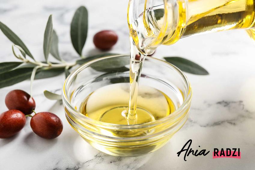 Oliwa z oliwek do włosów, a także porady, jak olejować włosy i czym olejować włosy na sucho lub na mokro