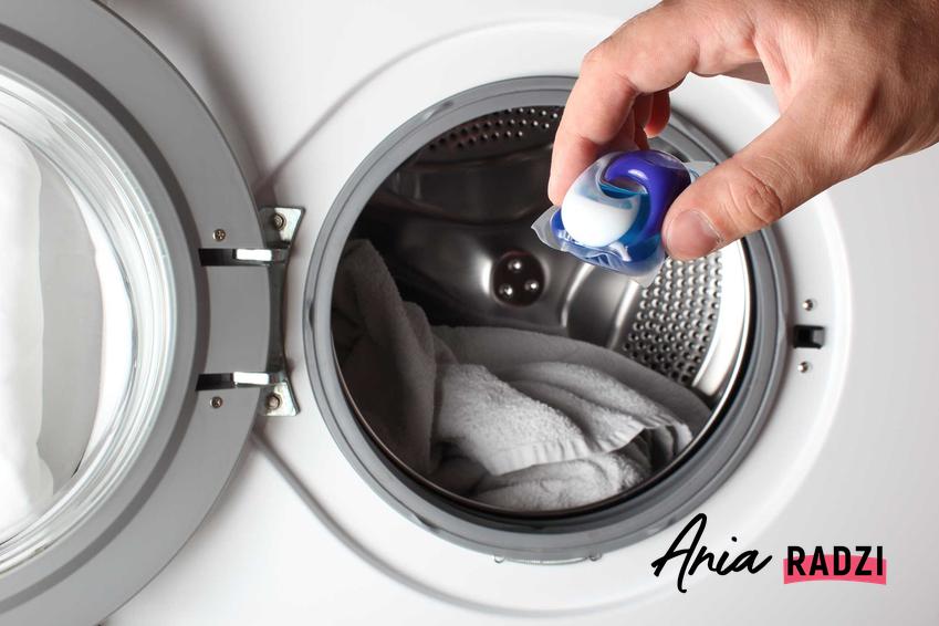 Kapsułki do prania i tabletki do prania to nie jest drogie rozwiązanie. Ich stosowanie jest porównywalne do proszku do prania i innych środków tego typu.