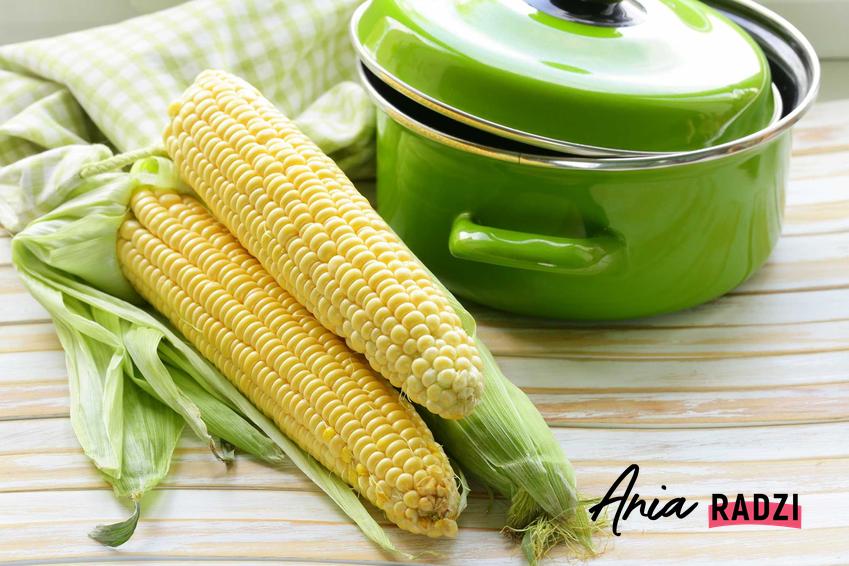 Gotowanie kukurydzy, czyli jak ugotować kukurydzę i kolbę kukurydzy, w tym jak szybko ugotować i jak doprawić