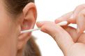 Jak czyścić uszy z woskowiny krok po kroku? 3 najskuteczniejsze metody