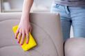 Czyszczenie i pranie tapicerki meblowej w domu - poradnik praktyczny krok po kroku