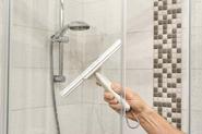 Jak usunąć kamień z kabiny prysznicowej - praktyczne sposoby na zacieki i kamień w kabinie