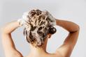 Jak działa proszek do pieczenia na włosy? Wyjaśniamy krok po kroku
