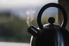 Czy warto kupić czajnik emaliowany na gaz?