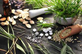 Homeopatia - czym jest i kiedy warto rozważyć jej stosowanie?