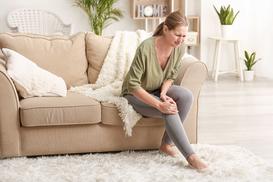 Domowe sposoby na bolące kolana. TOP5 metod łagodzenia bólu