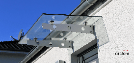 Daszek na balkon z poliwęglanu - czy to dobre rozwiązanie dla mieszkania w bloku?