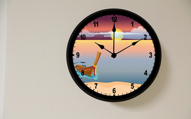 Gdzie najlepiej powiesić zegar w salonie?