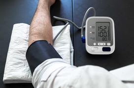 Domowe sposoby na obniżenie ciśnienia krwi – 5 najlepszych metod